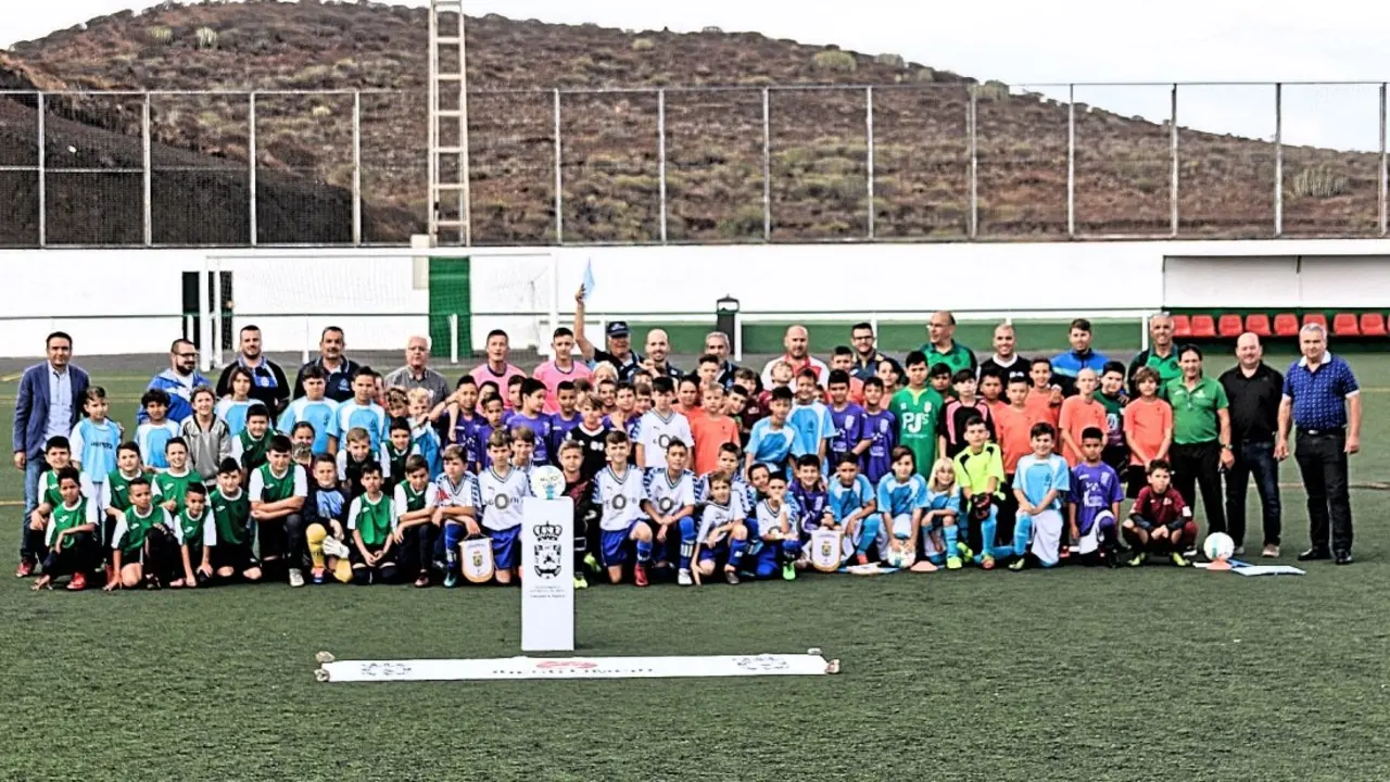 XIII Torneo de F&uacute;tbol en el campo municipal56_Fotor