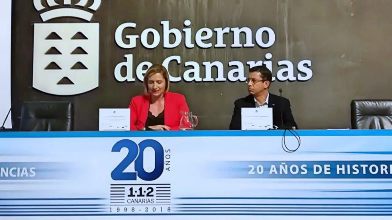 140618 Di&igrave;az y Linares durante la inauguracio&igrave;n Jornadas_Fotor