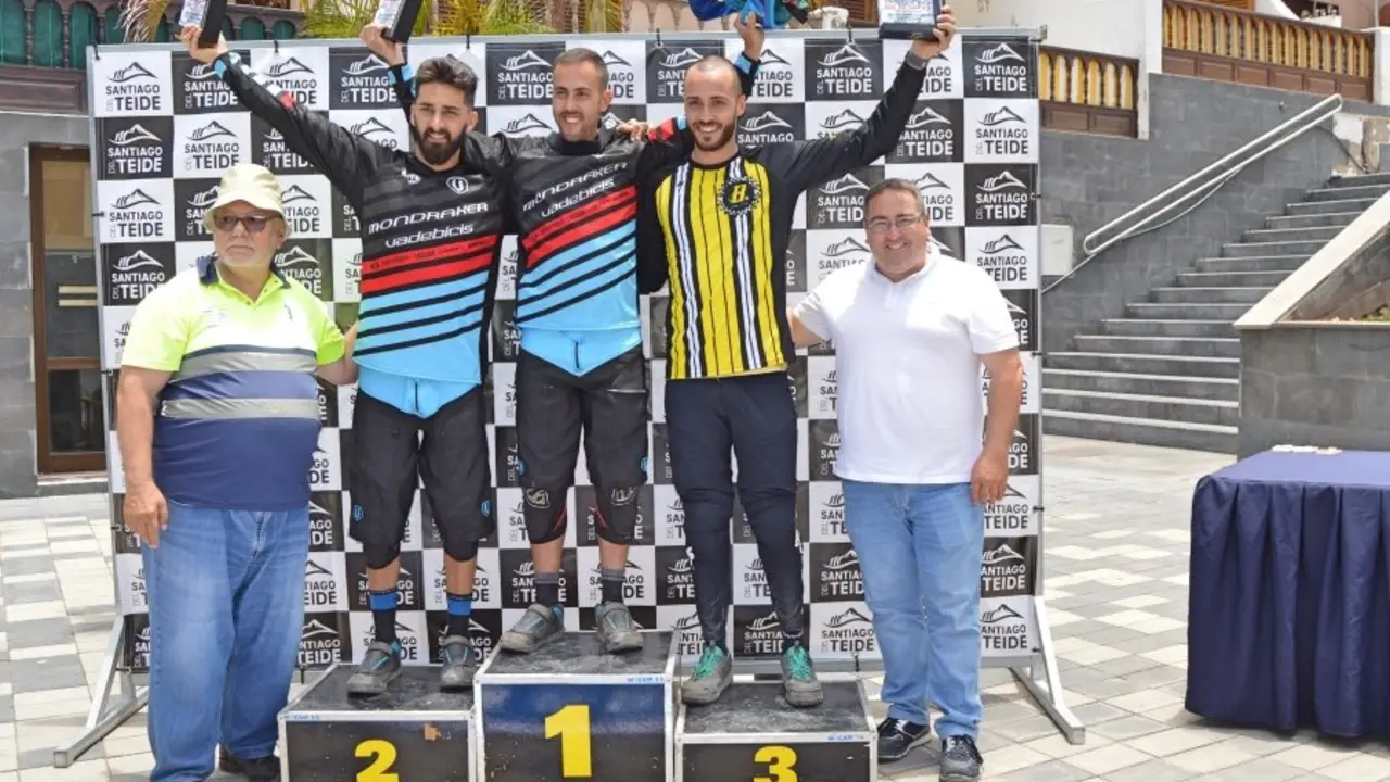 Podium de la clasificaci&oacute;n general_Fotor