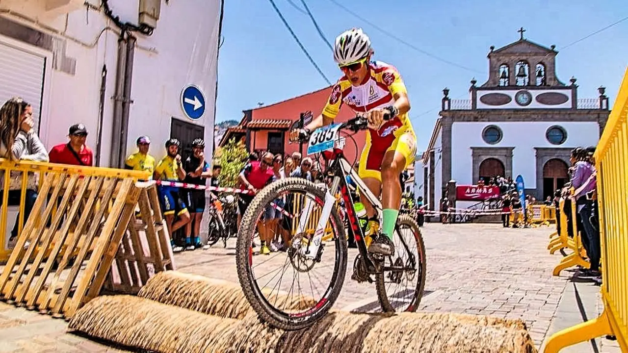 Andrea P&eacute;rez, subcampeona de Canarias de Mountain Bike Cross Country Fotor