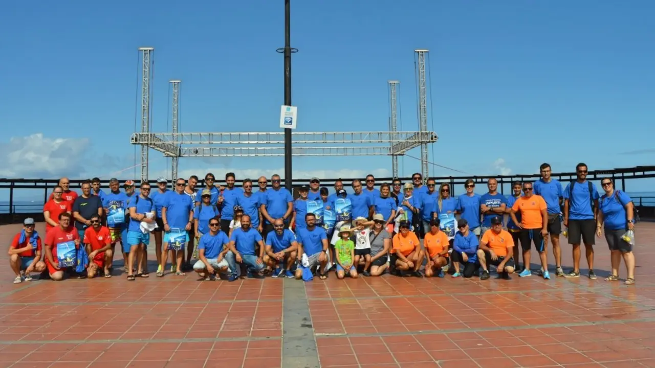 Foto grupo de participantes en la actividad_Fotor