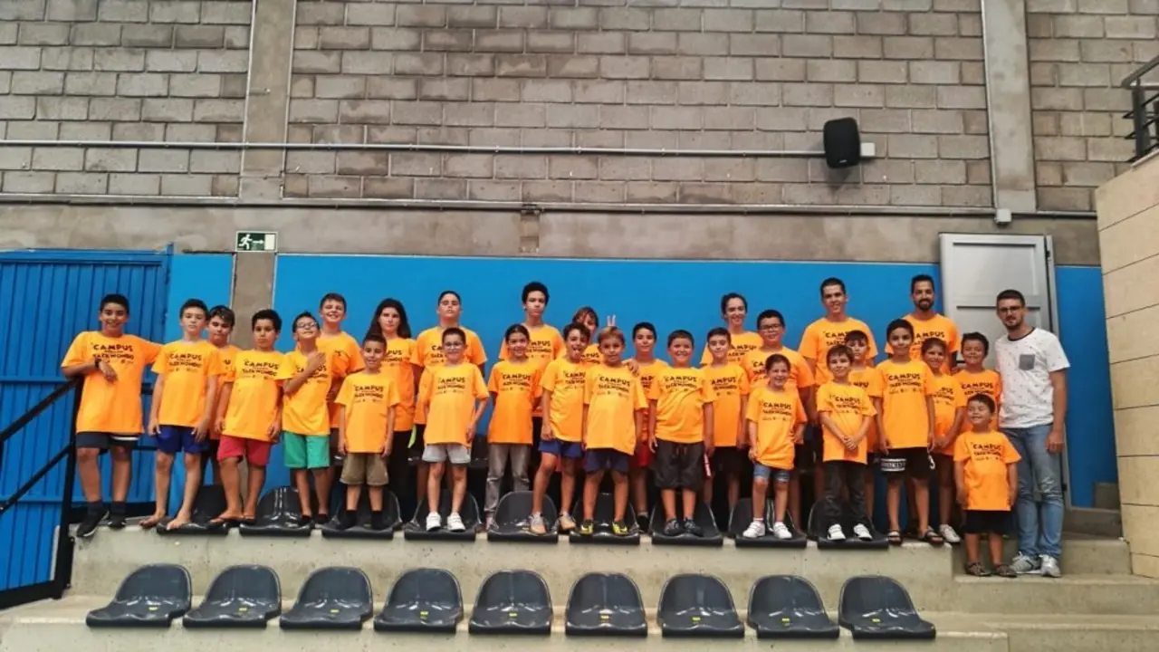 Foto de grupo con el concejal Pedro D_Fotor