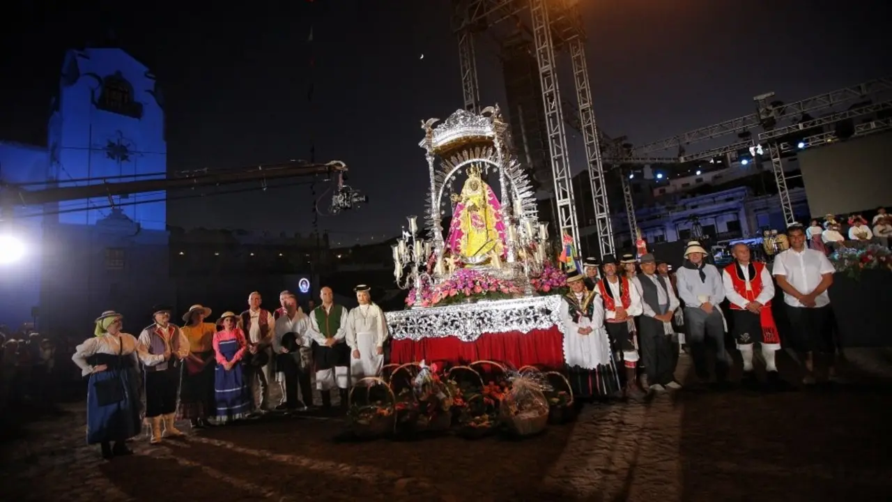 OFRENDA A LA VIRGEN DE CANDELARIA 912-01_Fotor