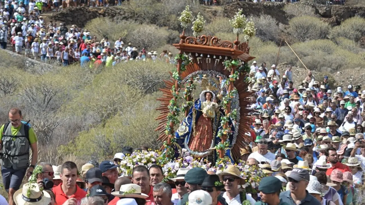 Bajada virgen Socorro G&uuml;&iacute;mar 24_Fotor