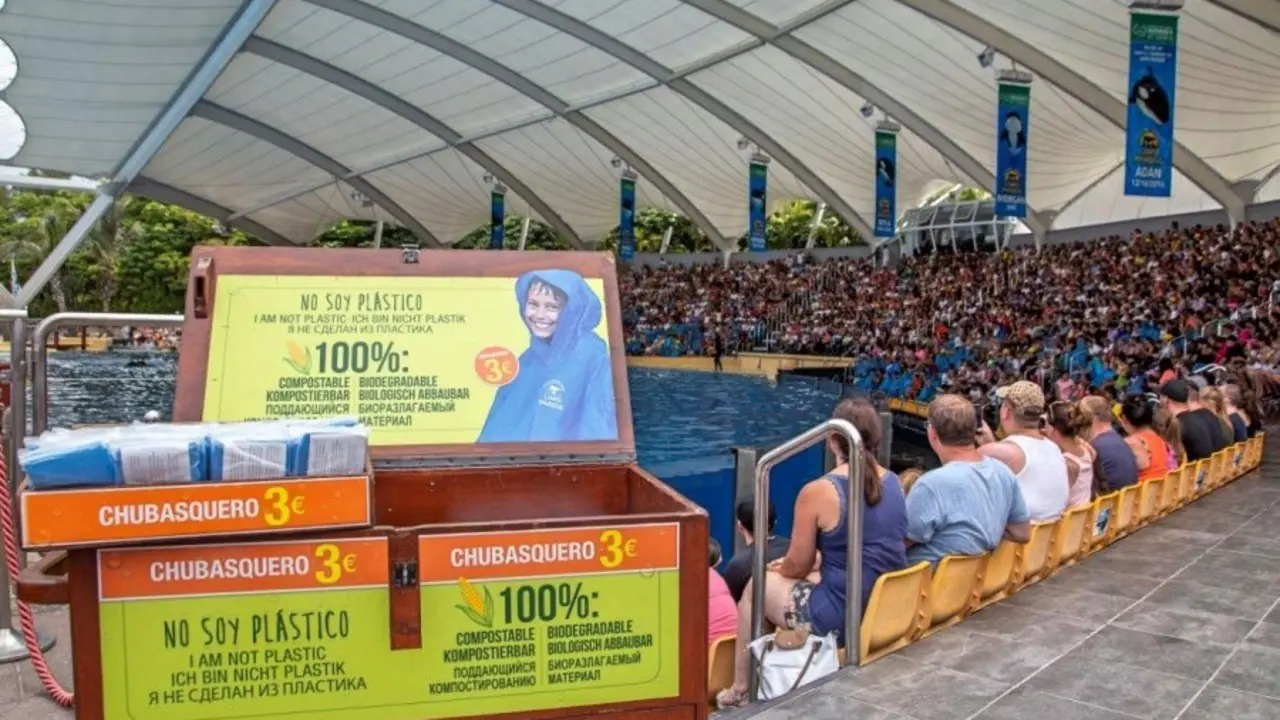Loro Parque prev&eacute; introducir en sus instalaciones botellas biodegradables y compostables para sustituir a las de pl&aacute;stico (1)_Fotor