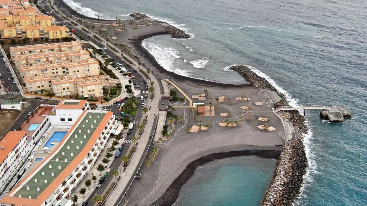 playa punta larga__Fotor