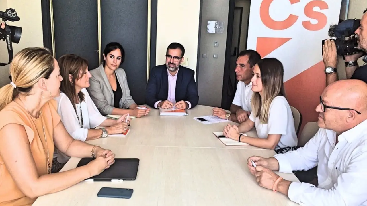 Ciudadanos Reuni&oacute;n Comit&eacute; Auton&oacute;mico en Fuerteventura_Fotor