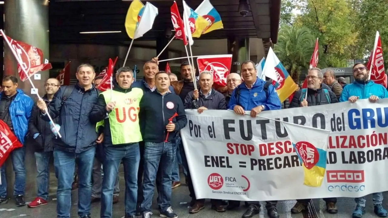 TRABAJADORES CANARIOS EN MADRID ENDESA_Fotor