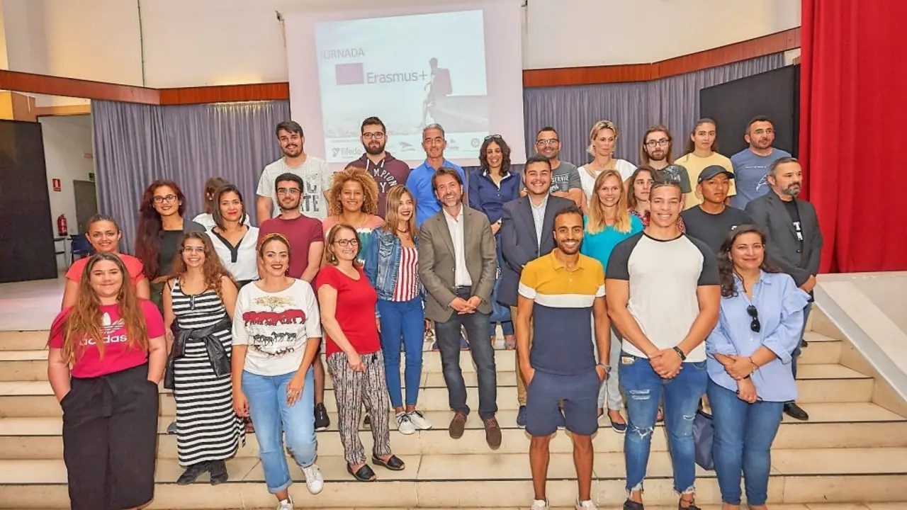 Erasmus +_Fotor