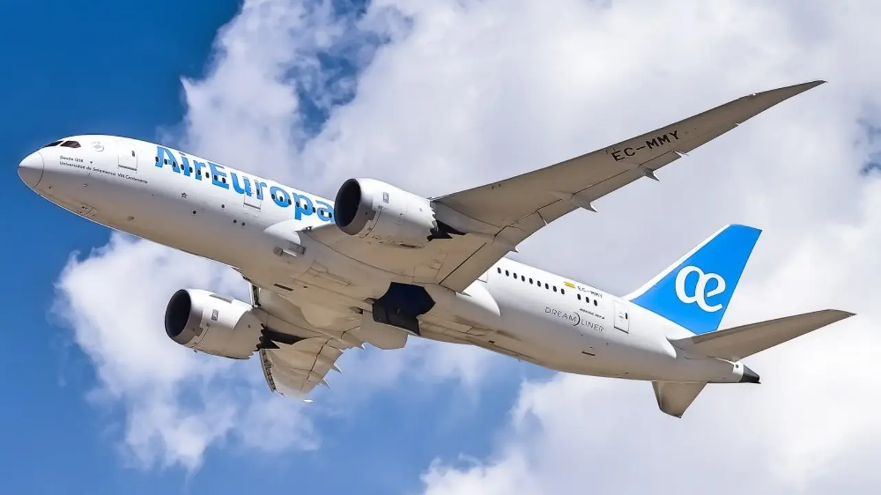 Air Europa Dreamliner 787-9_Fotor