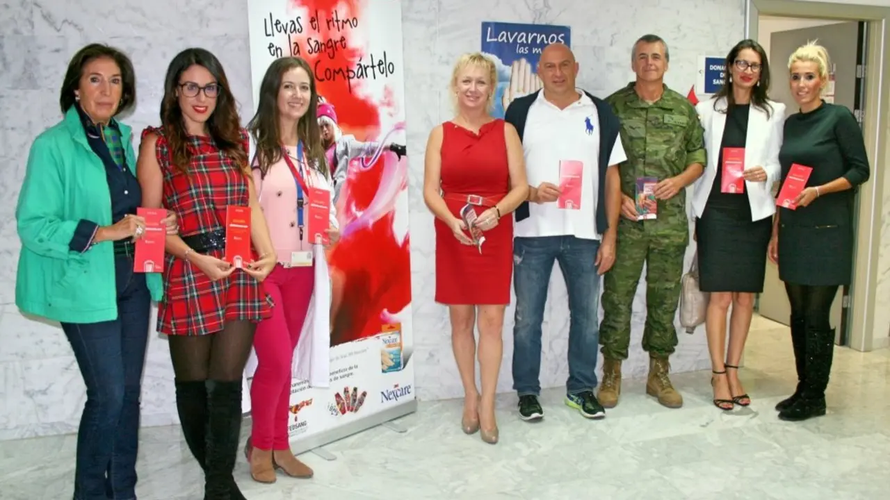15nov Miembros del Club Rotary Ramblas Santa Cruz acudieron a donar sangre al Hospital de La Candelaria como gesto de solidaridad y responsabilidad social_Fotor