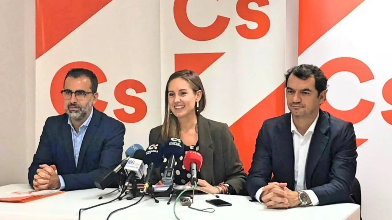 Rueda prensa Cs Canarias (Mariano Cejas, Melisa Rodr&iacute;guez, y Sa&uacute;l Ram&iacute;rez)_Fotor