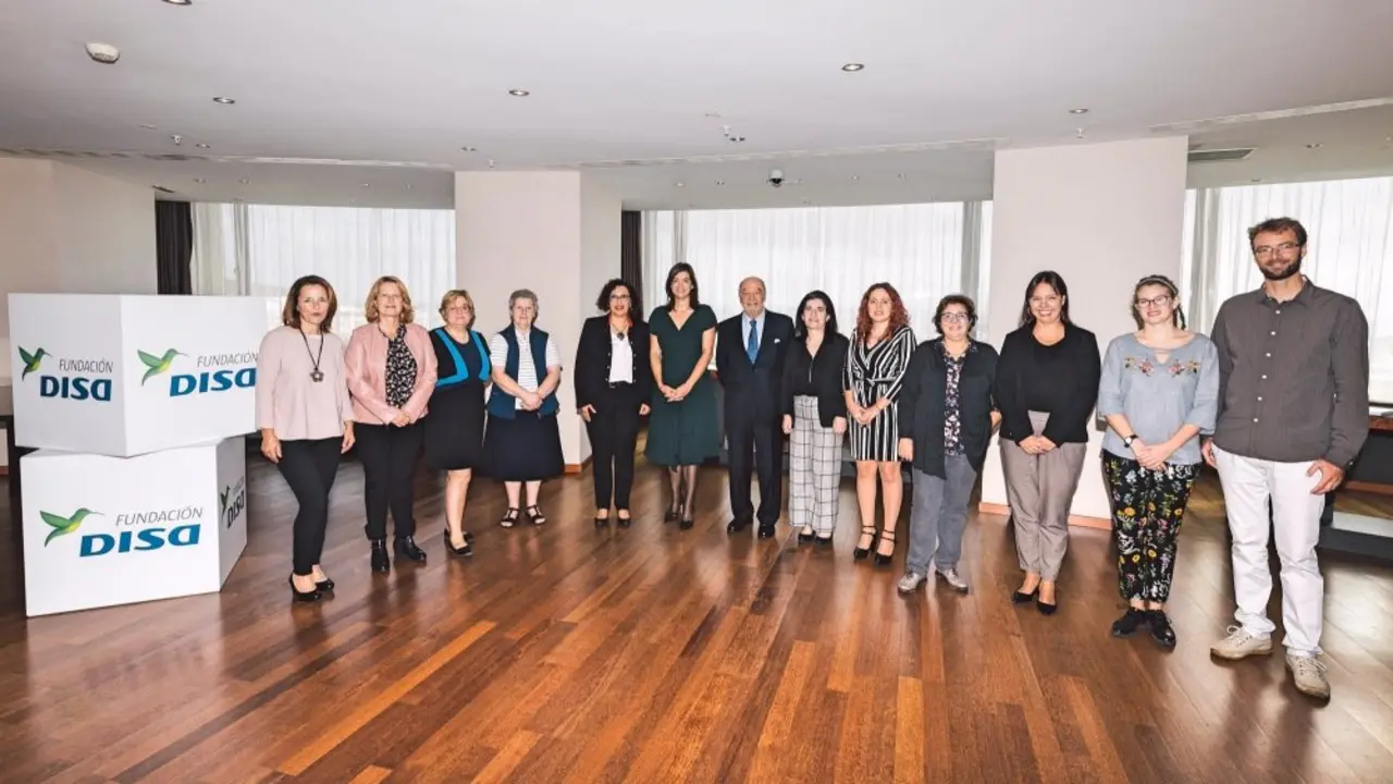 representantes de las entidades beneficiarias de la quinta edici&oacute;n_Fotor