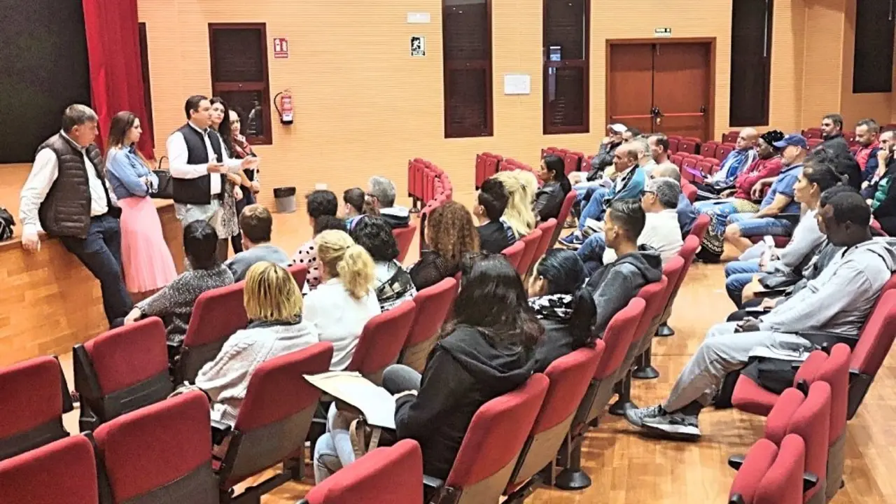 Arona empleo 5935_Fotor
