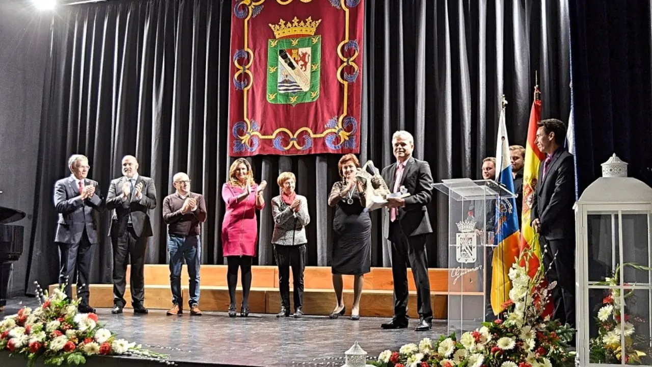 G&uuml;&iacute;mar Homenaje 83_Fotor