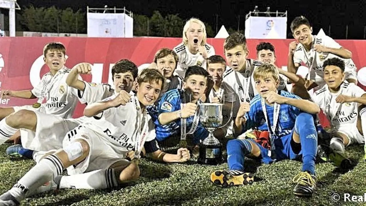 INFANTIL B CAMPEONESThumb_Fotor
