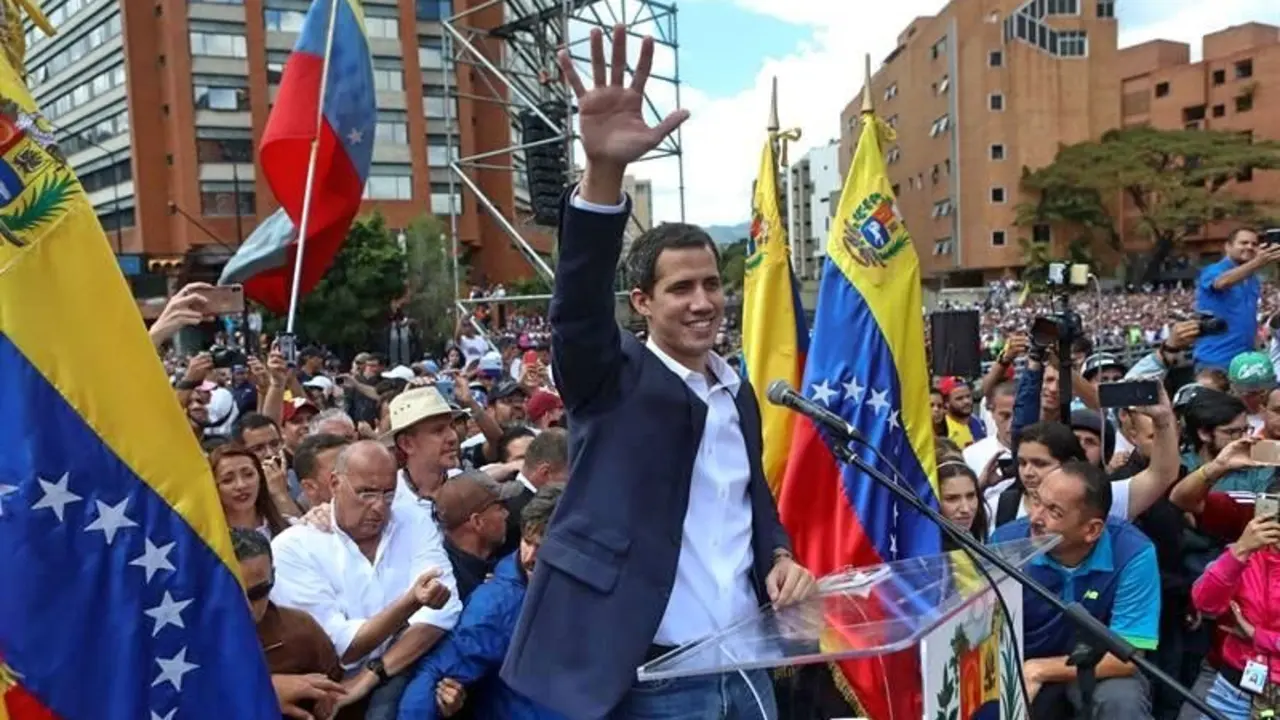 guaido_dentro_Fotor