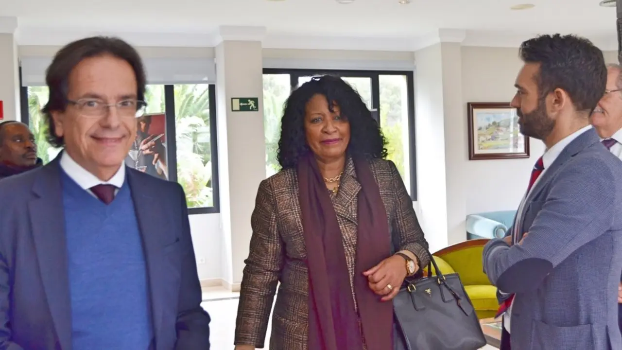 Visita ministra de Angolaa Hecansa 29012019_Fotor