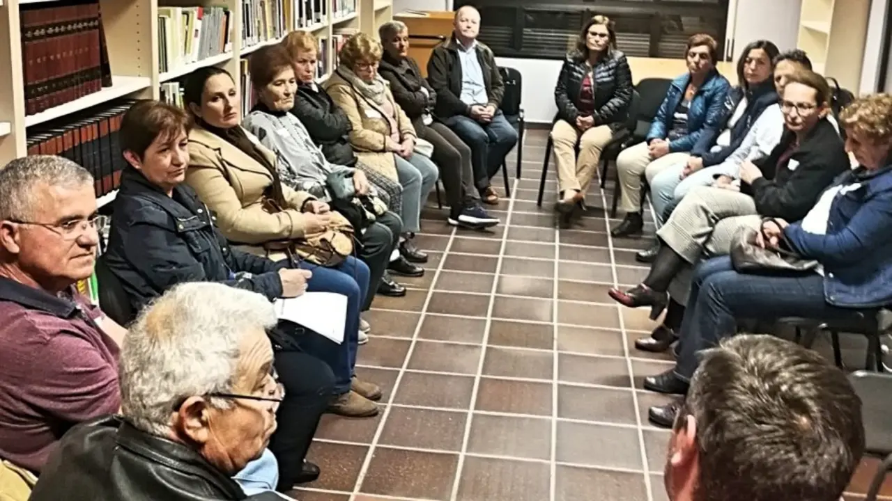 Reuni&oacute;n Mesa Comunitaria Araya Las Cuevecitas y Malpa&iacute;s 6 febrero 2019_Fotor