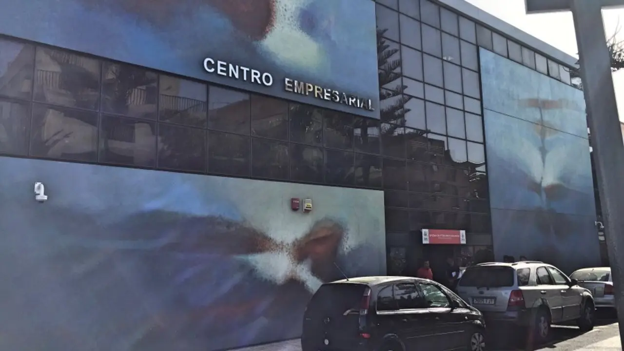 Centro Empresarial Arona 47_Fotor