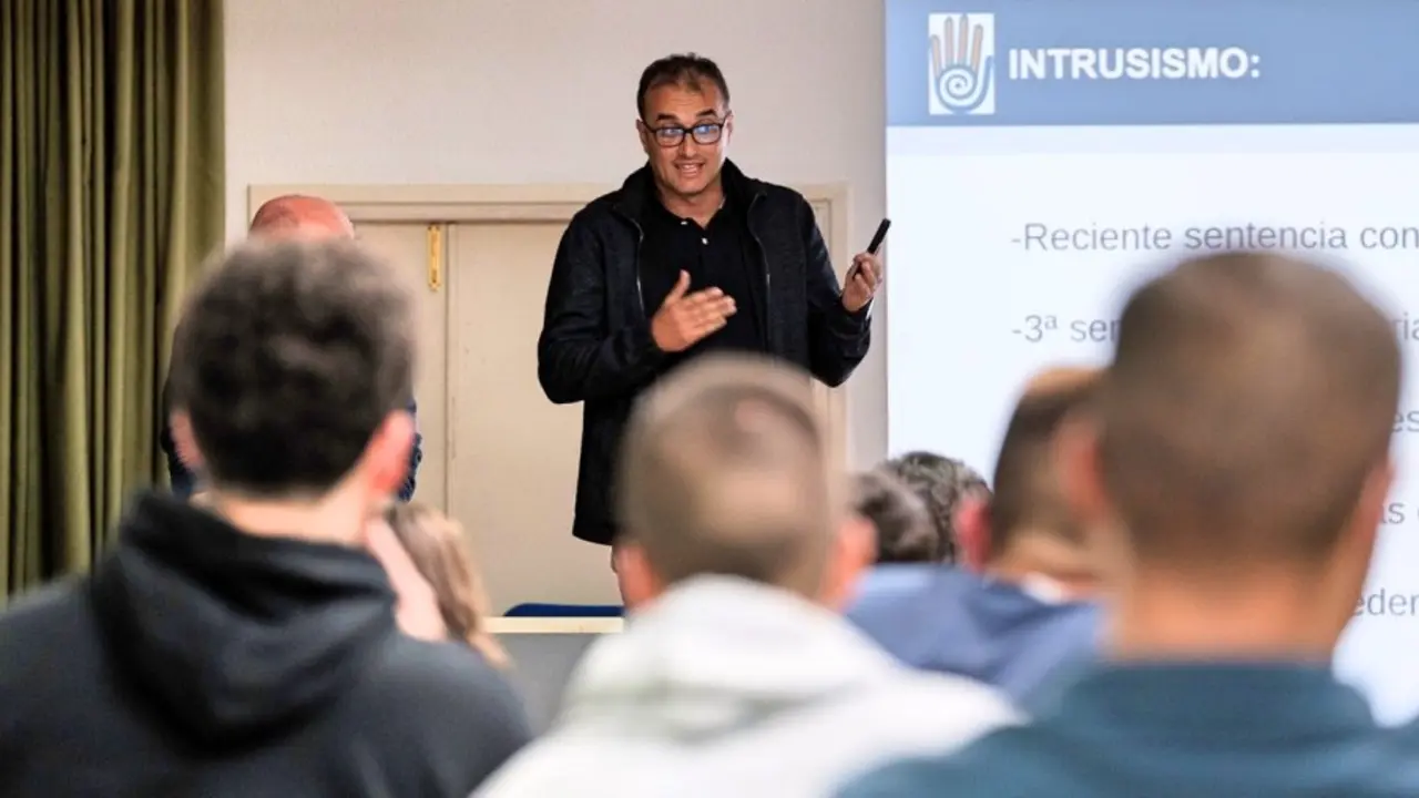 Vecindario. (23.01.19) Charla ofrecida a alumnos, de diversas especialidades, del IES Jos&eacute; Zerpa.
