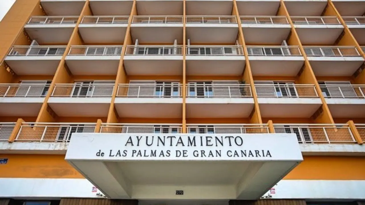 Ayuntamiento Las Palmas -Oficinas-Municipales_Fotor
