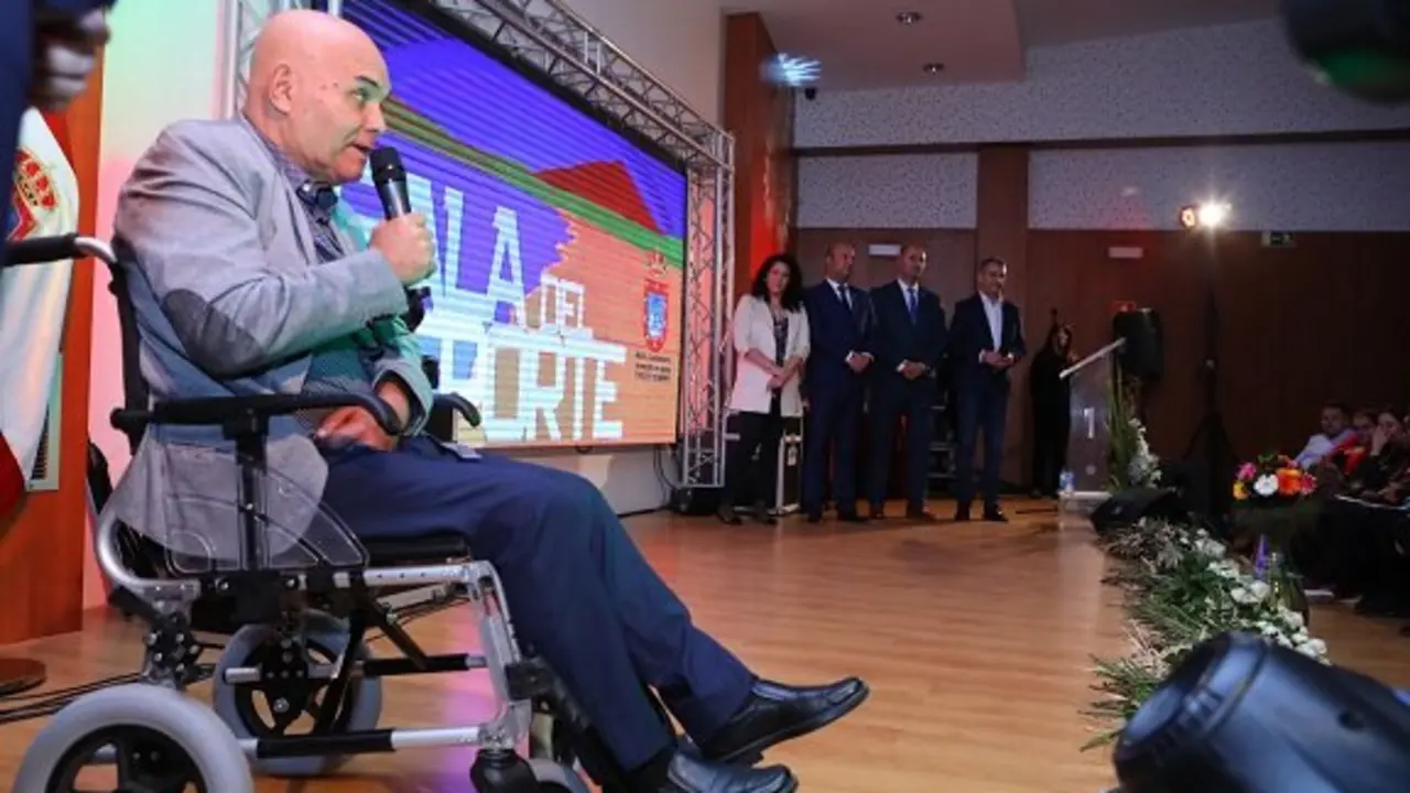 Homenaje Tony Ayala