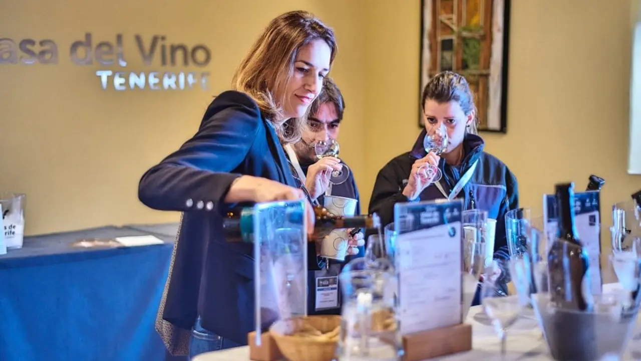 190401_apertura_galeria_vinos_tfe_tc_ 02 (2)_Fotor
