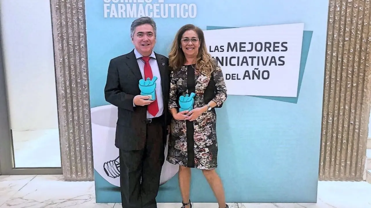 Momento de la entrega del premio_Fotor