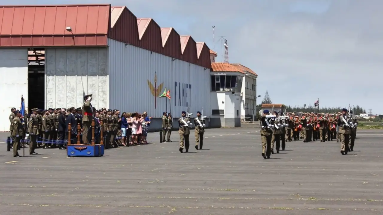 desfile de la fuerza BHELMA IV _Fotor