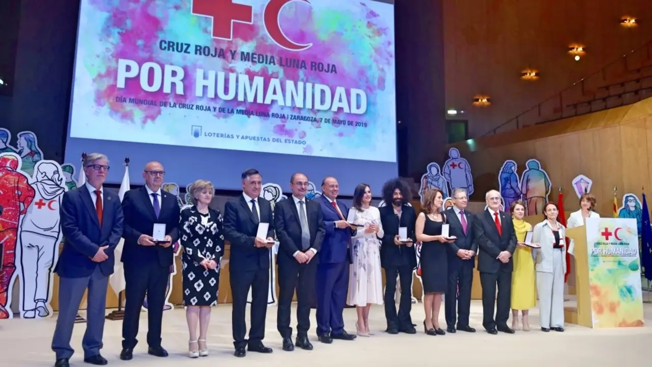 CRUZ_ROJA_DIA_MUNDIAL_2019_ZARAGOZA_ENTREGA_MEDALLAS_01_Fotor
