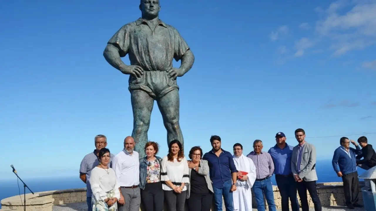Monumento a la Lucha Canaria 45_Fotor