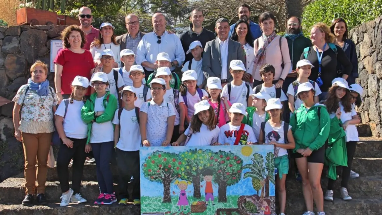 Concurso de Carteles del Plan de Frutas,Fotor