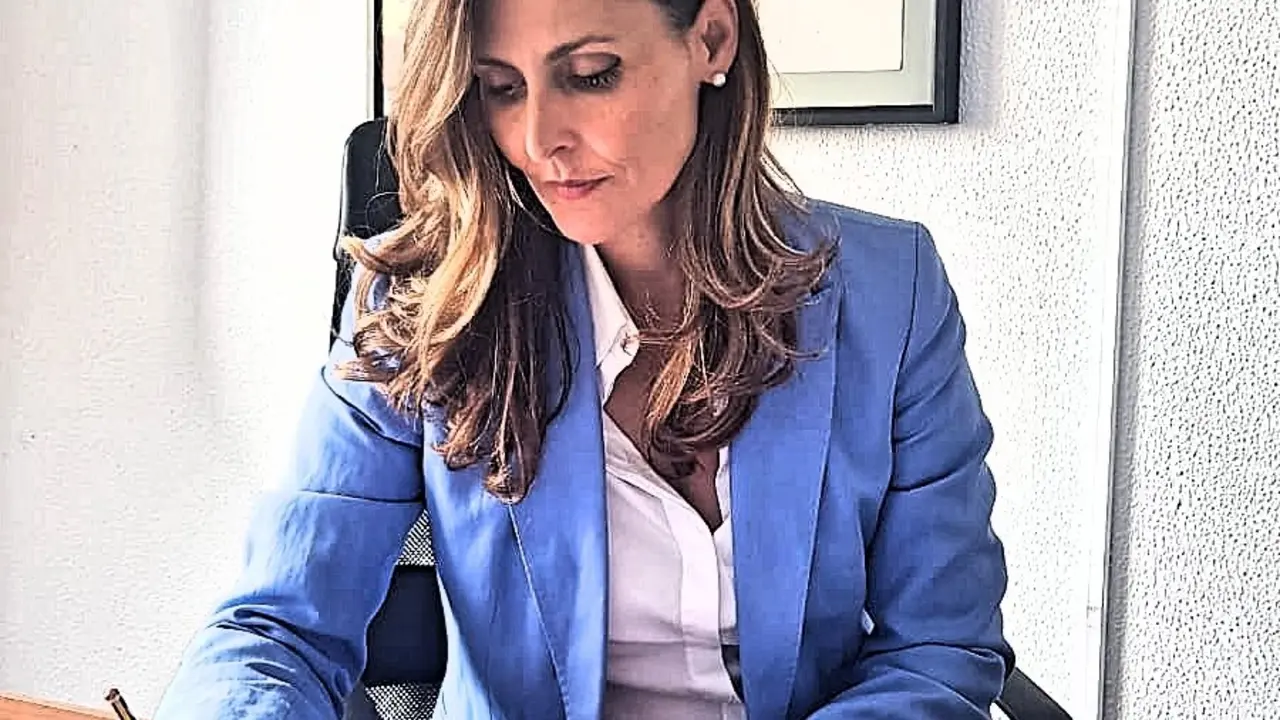 carolina concejal&iacute;a de Igualdad_Fotor