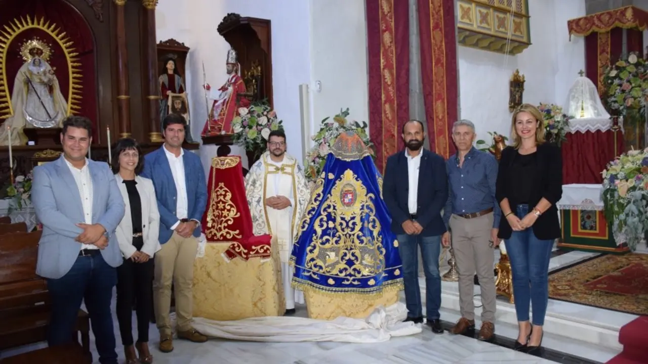 Mant5o Virgen del Rosario 97_Fotor