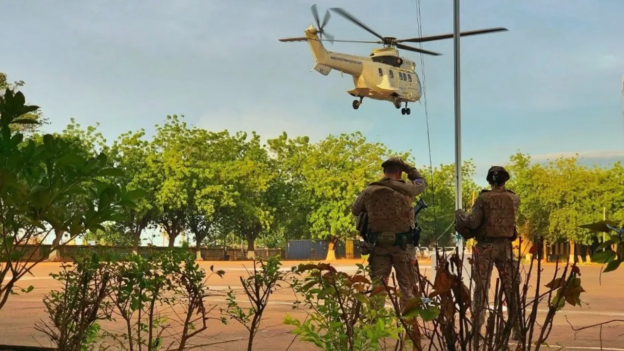 Ejercito Mali despegue helic&oacute;ptero_Fotor