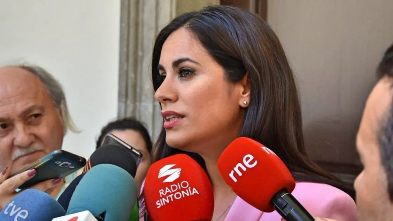Vidina Espino durante declaraciones a los medios_Fotor