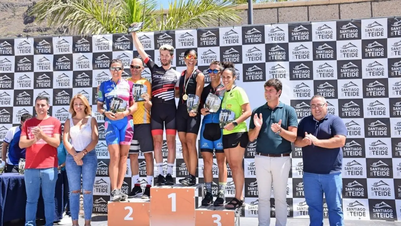Podium maculino y femenino general_Fotor