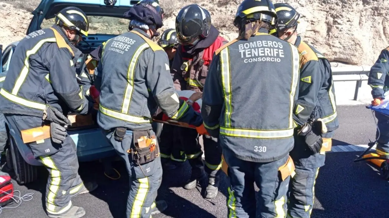 FOTO_Bomberos-TNF_AccidenteTF-1-3(2)_Fotor