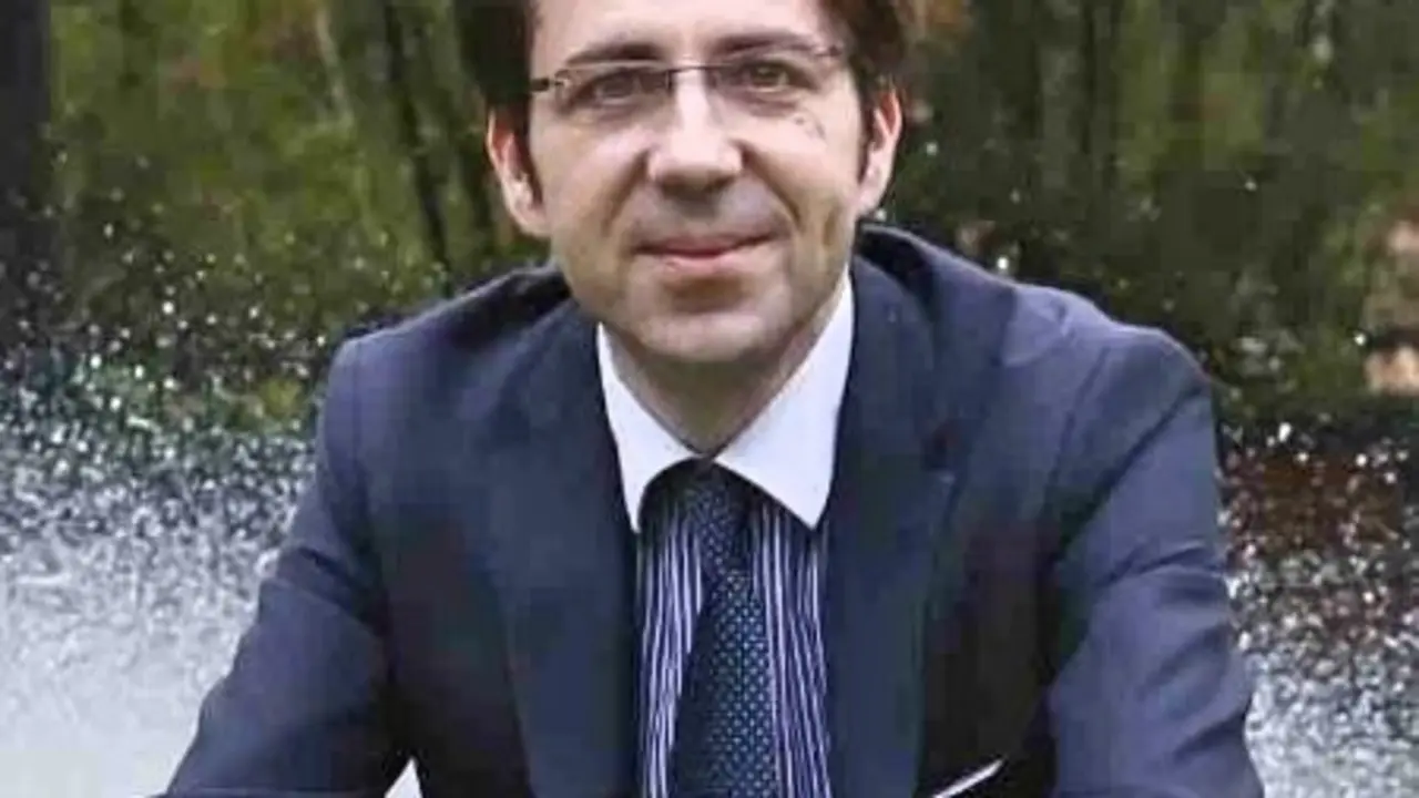Gerardo P&eacute;rez S&aacute;nchez, Doctor en Derecho, Catedr&aacute;tico de Derecho Constitucional de la Universidad de La Laguna. Abogado, Escritor y Miembro de la Comisi&oacute;n Parlamentaria de Redacci&oacute;n del Estatuto de Canarias 201958_Fotor