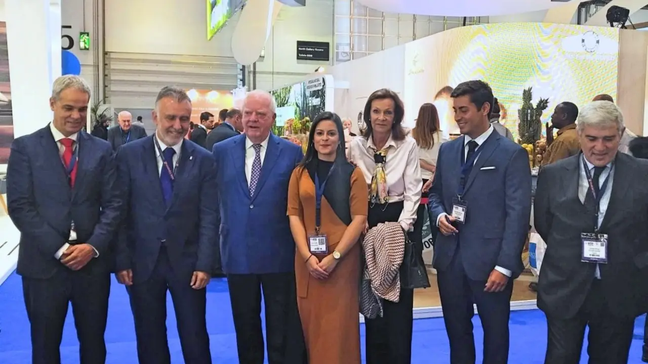 La Compa&ntilde;&iacute;a Loro Parque, presente un a&ntilde;o m&aacute;s en la feria World Travel Market (2)_Fotor