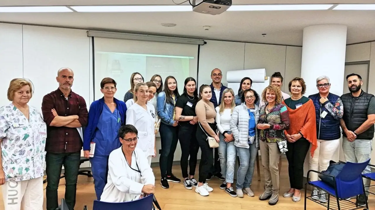 Visita alumnos enfermer&iacute;a Finlandia HUC_Fotor