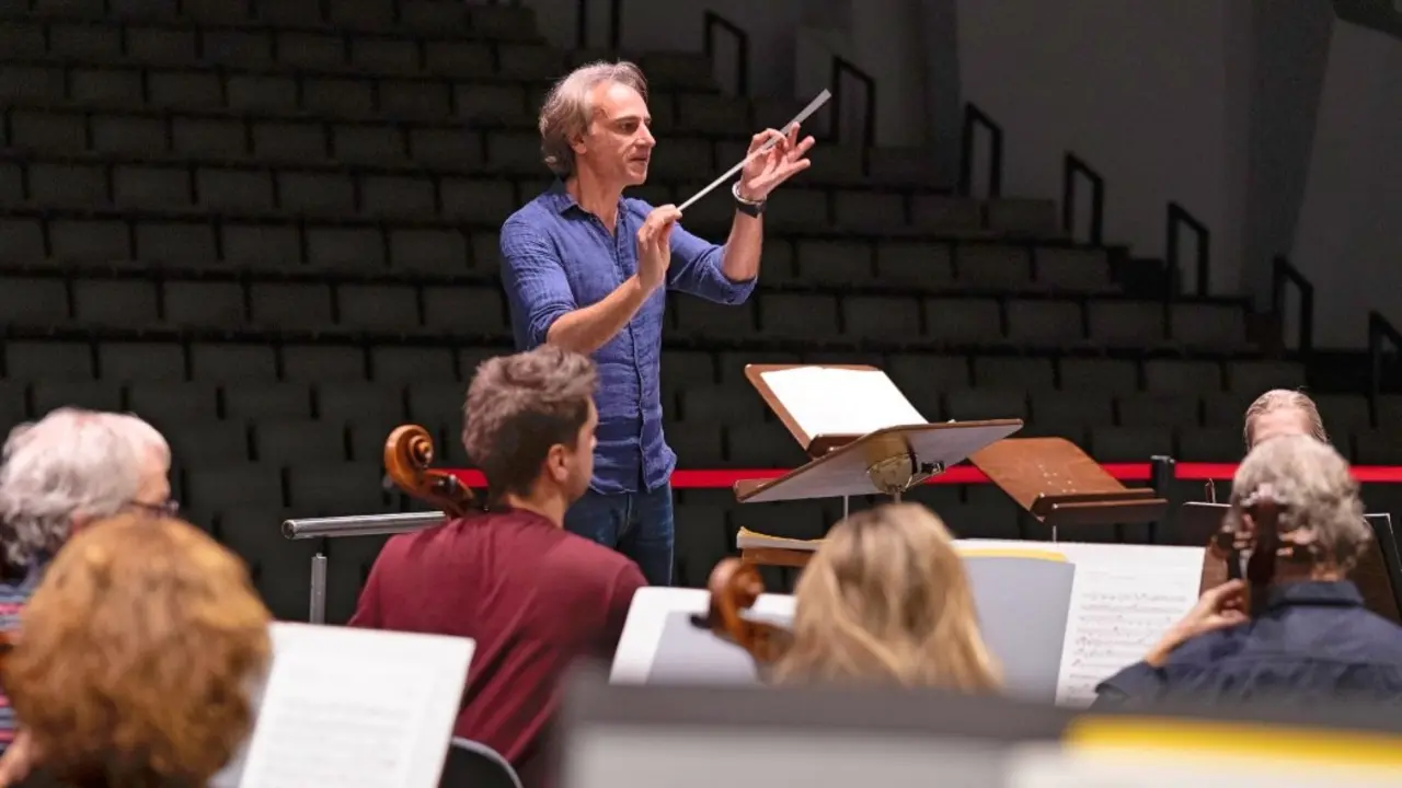20191210 NP &Oacute;pera de Tenerife-Halffter ensayando_Fotor