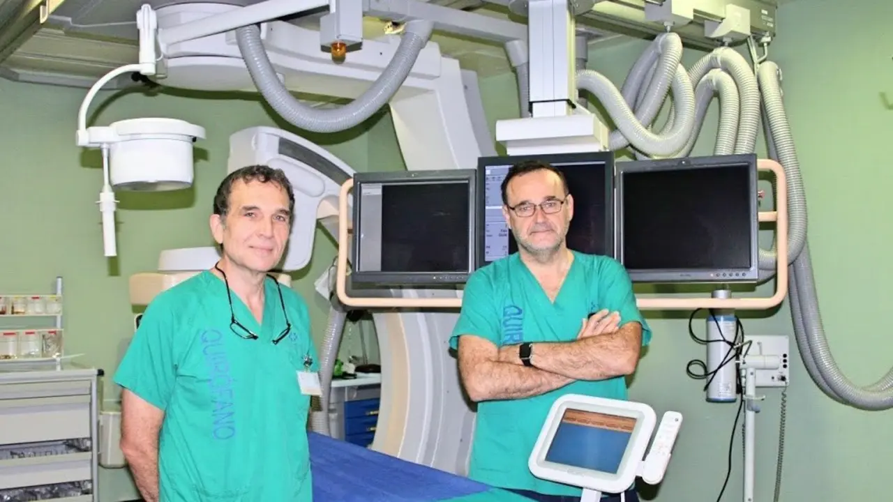 18DIC FOTO Los doctores Juli&aacute;n Portero y Francisco de Le&oacute;n, coordinadores de este protocolo en el Hospital de La Candelaria_Fotor