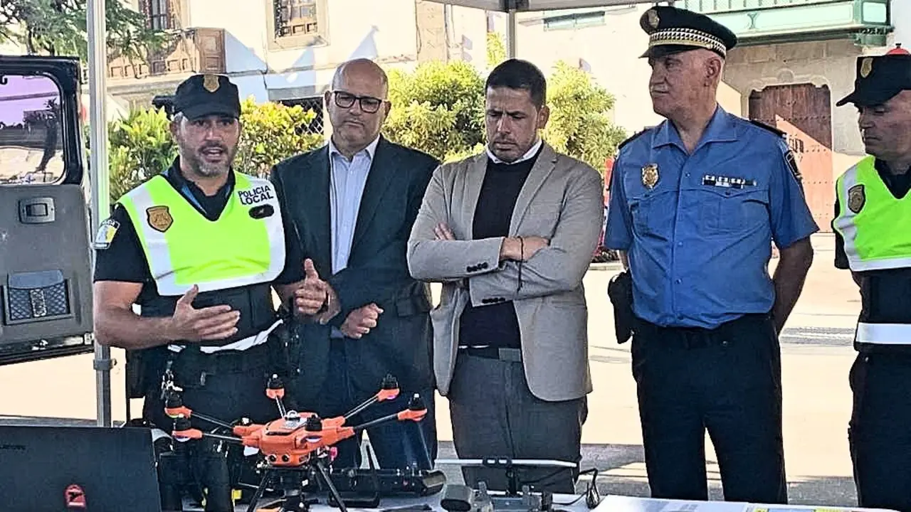 PRESENTACI&Oacute;N DE LA UNIDAD DE DRONES DE TELDE 2_Fotor