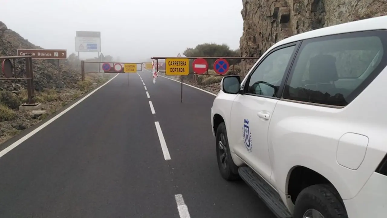 Carreteras cortadas en Tenerife por nieve (23 marzo 2010, Sol del Sur)