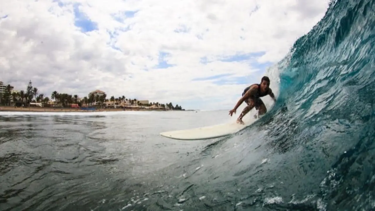 Surfing en Las Am&eacute;ricas, Arona.