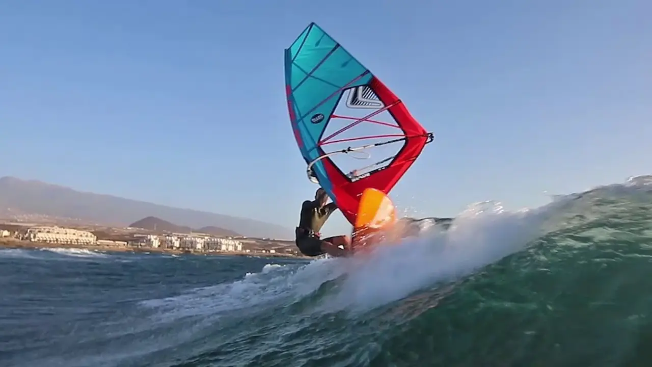 windsurfista en El M&eacute;dano
