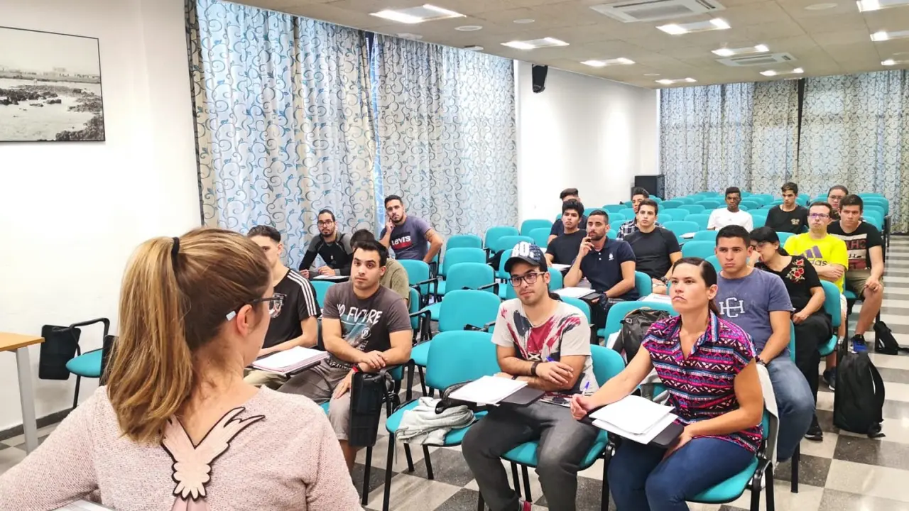 Cursos formaci&oacute;n Juventud_Fotor