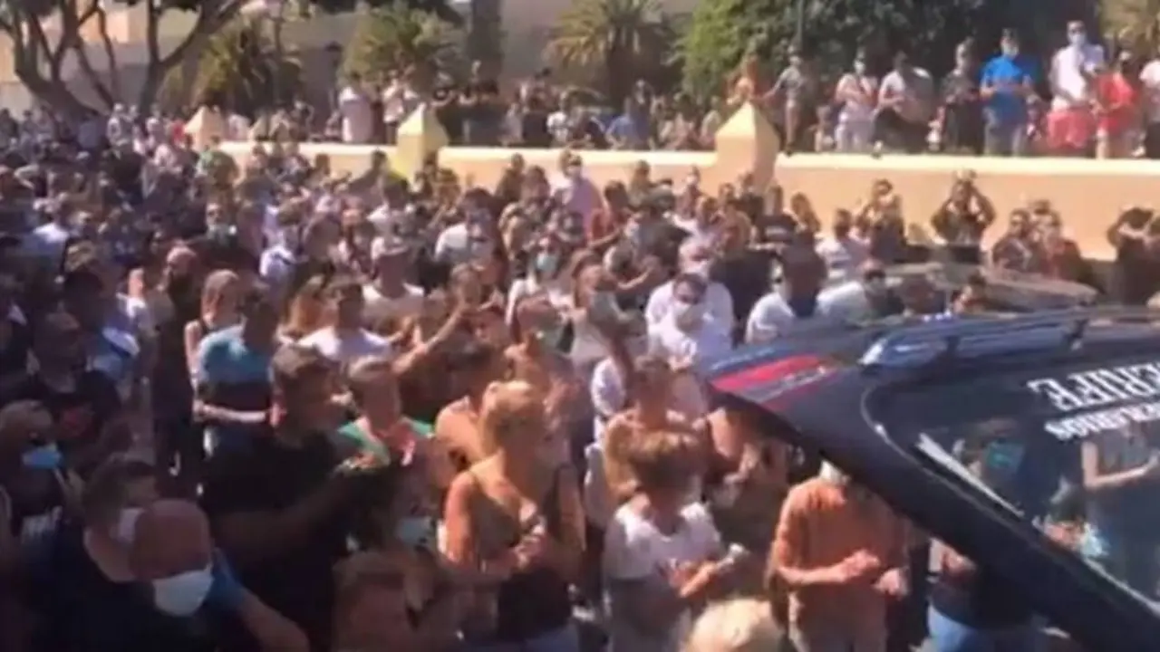 entierro polemico guia de isora, tenerife, mayo 2020